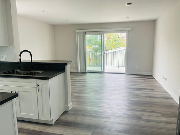 3rd image of 4032 Alabama St APT 2D