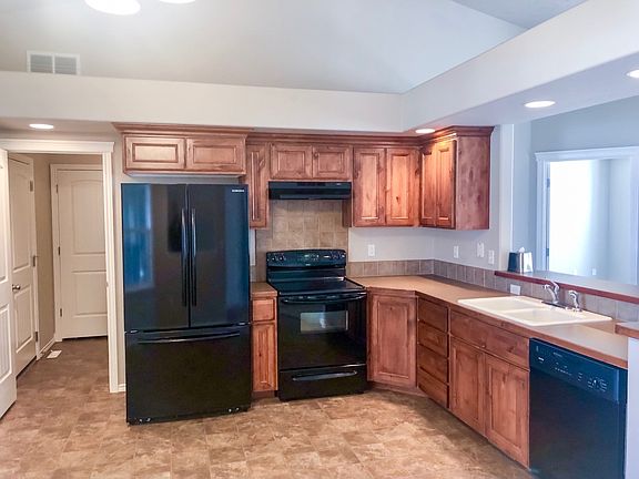4th image of 10323 W Henrys Lake Dr