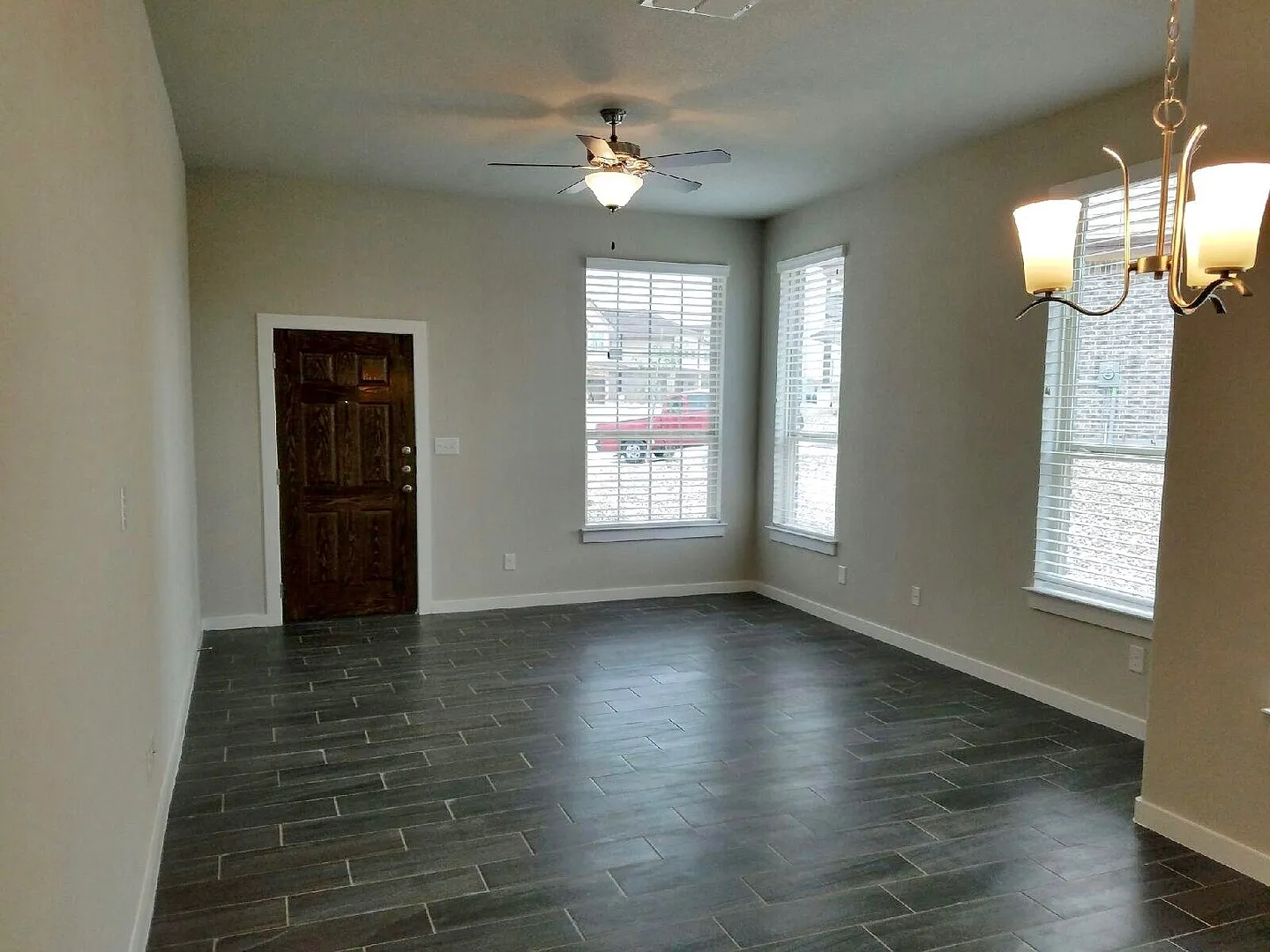 Available Now! Beautiful 3 Bedroom Luxury Townhome, Kyle, Texas! — Photo 2