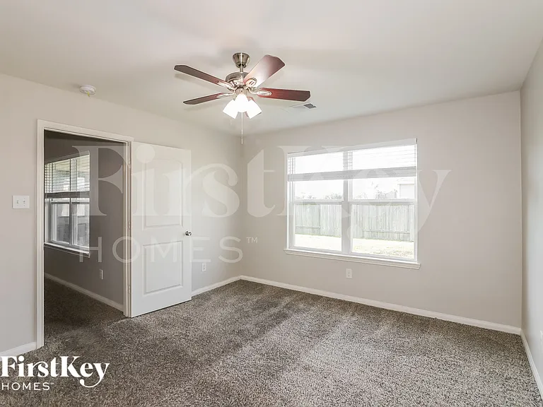 3004 Oak Ln — Photo 7