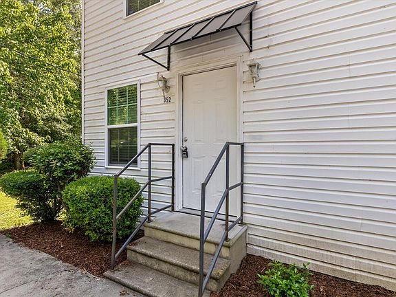 4th image of 346 Longwood St