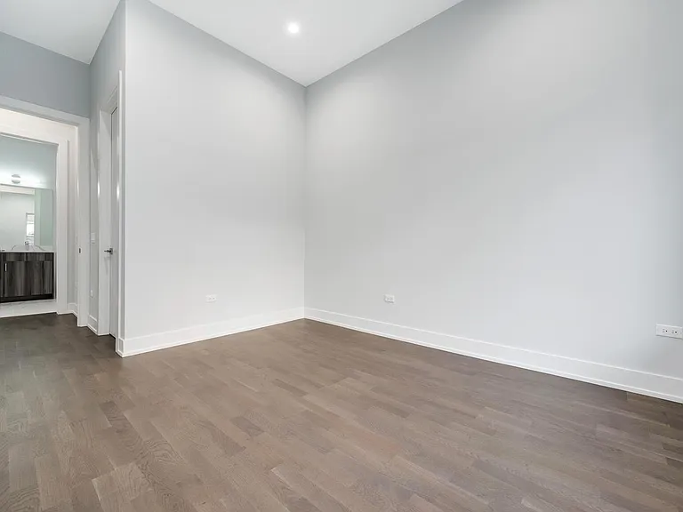 2139 W Madison St — Photo 16