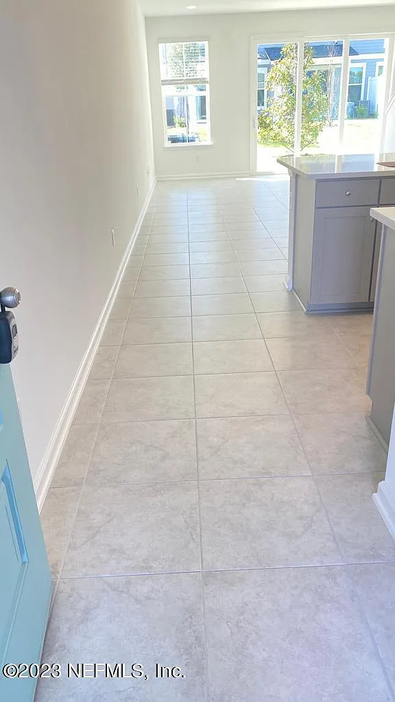 3 bed, 2.5 bath, 1445 sqft, $2,050 — Photo 4