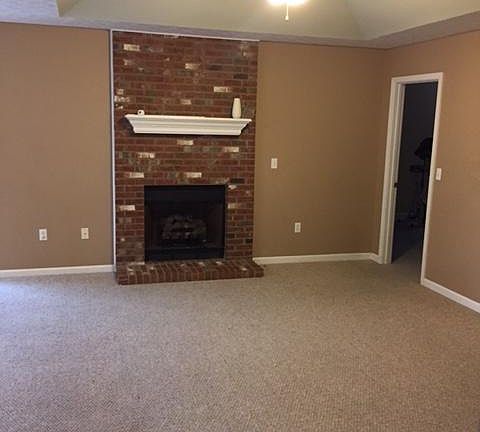 5th image of 96 N Country Dr