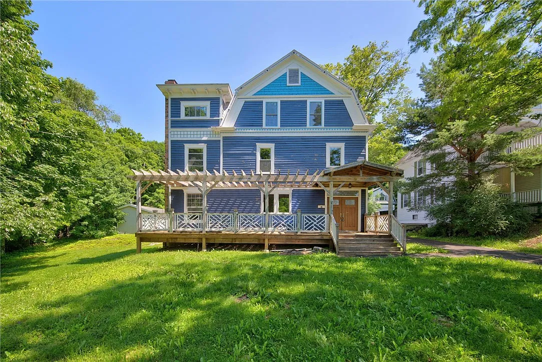 3 bed, 2.0 bath, 1500 sqft, $1,900 — Photo 1