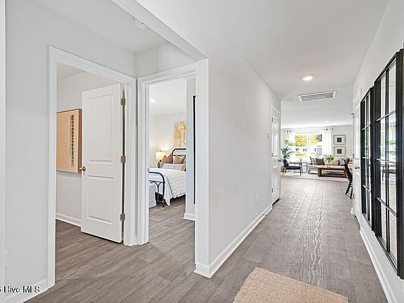 5th image of 453 Driftwood Drive #32
