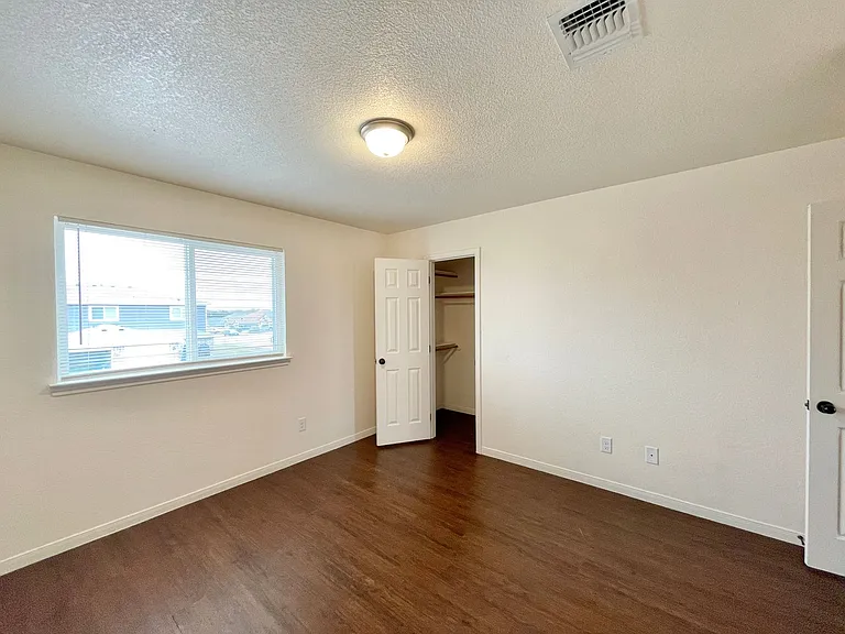 6701 University Village Way — Photo 21