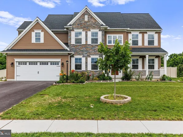 106 Berkshire Dr, Carlisle, PA 17015