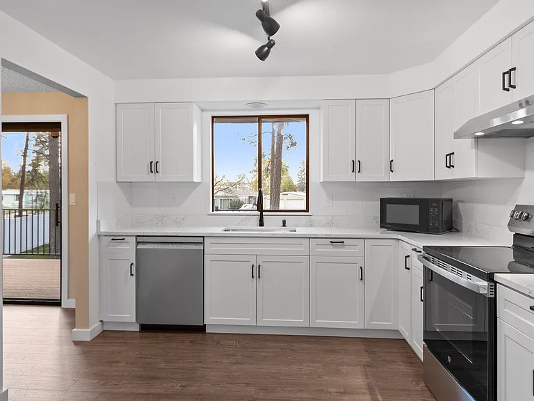 9511 E Archery Ave — Photo 3