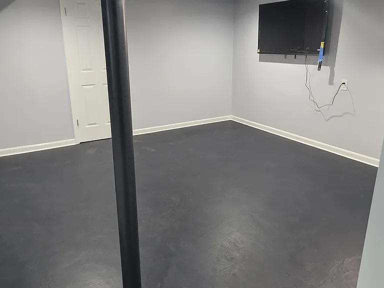 5337 W Gladys Ave #BASEMENT — Photo 2