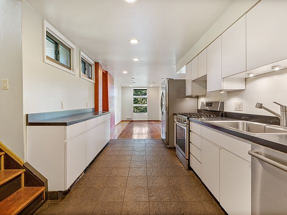 3rd image of 740 Olivant Pl