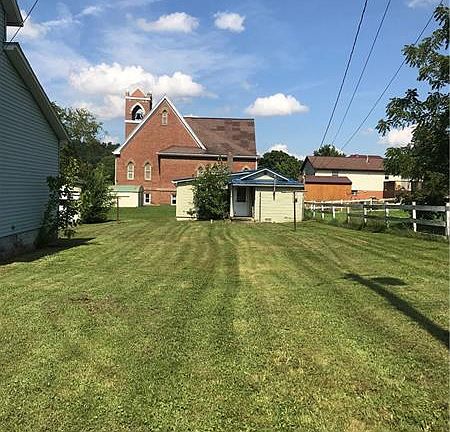 3rd image of 8 Rosewood Ave