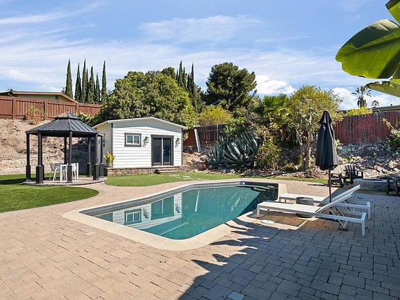 4th image of 10274 Madrid Way