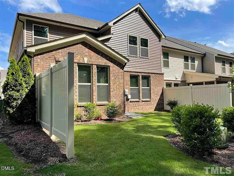 811 Rymark Ct — Photo 18