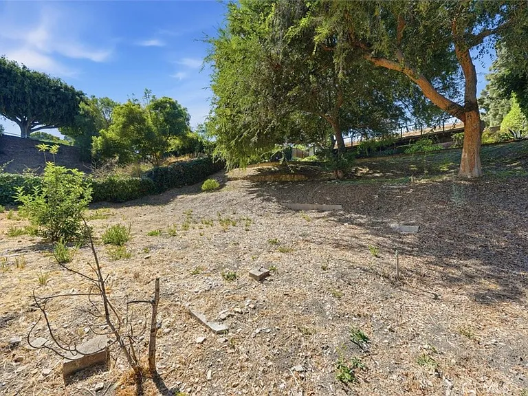 2 Santa Bella Rd — Photo 52