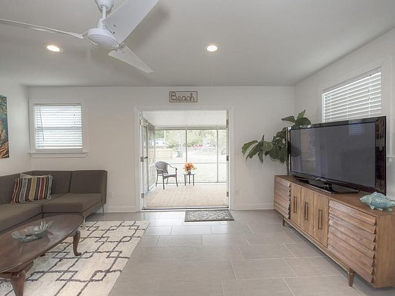 4th image of 810 Sailfish Dr