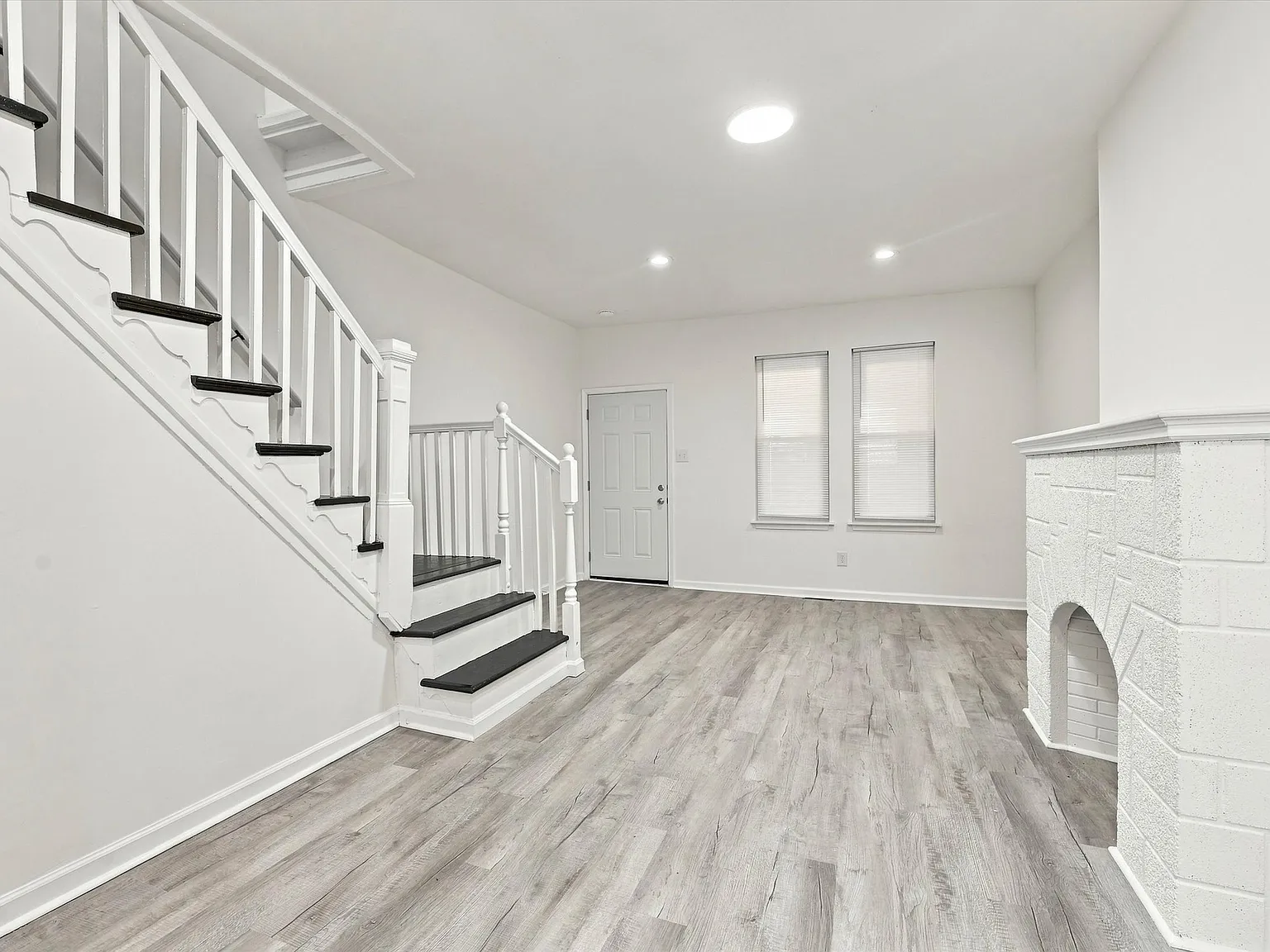 3 bed, 1222 sqft, $1,650 — Photo 3