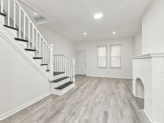 3rd image of 411 N 59th St