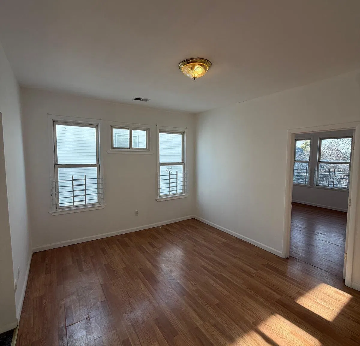 3 bed, $2,200 — Photo 4