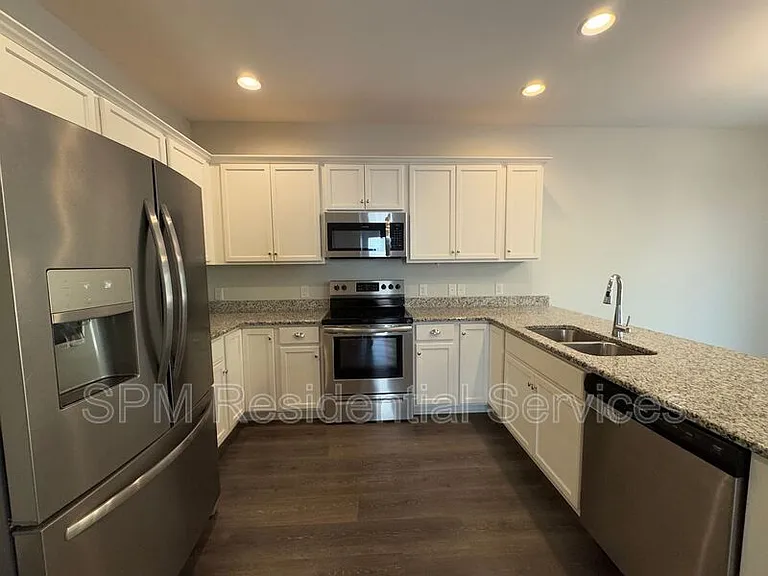 9393 Cassadine Ct NE — Photo 10