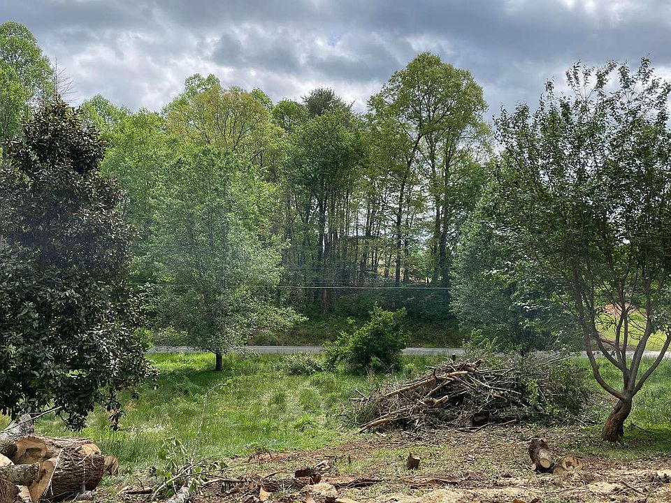 1st image of 38 Mountain Laurel Dr