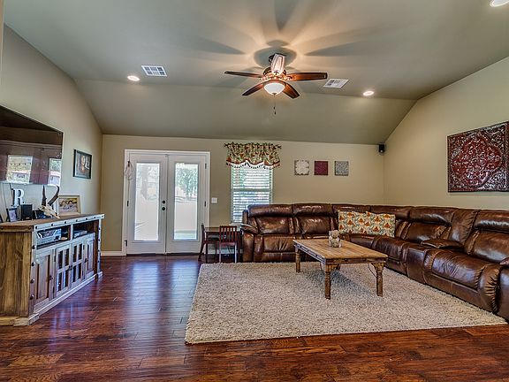 5th image of 3071 Maupin St