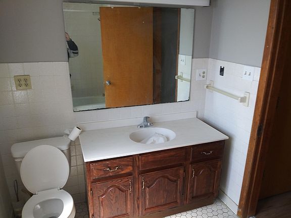Beautiful renovated bath
