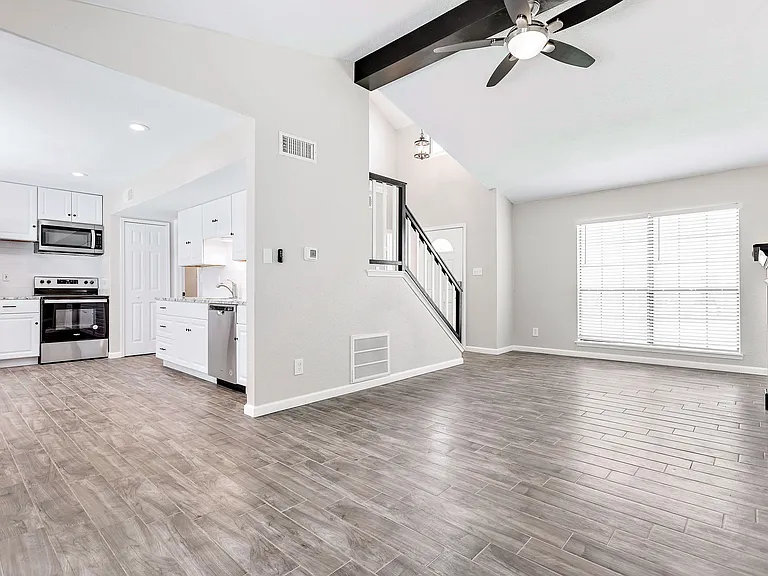 2813 Tallowood Ct — Photo 4