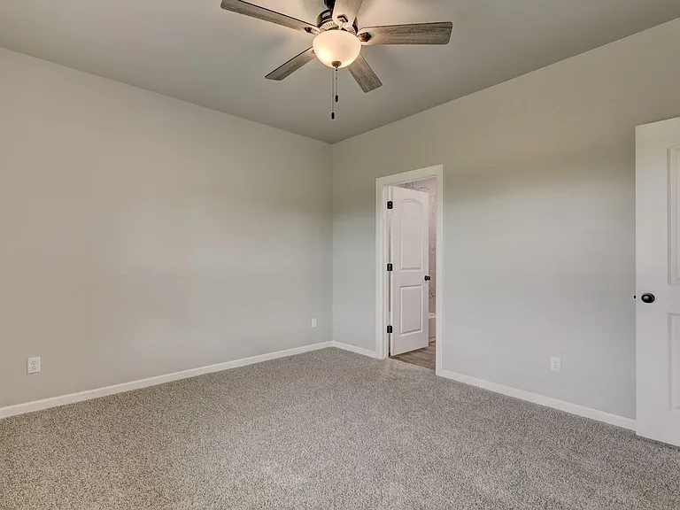 710 League Cir — Photo 13