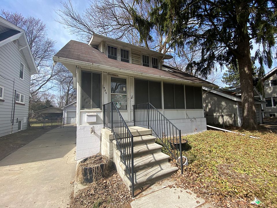 1st image of 935 N Washington Ave