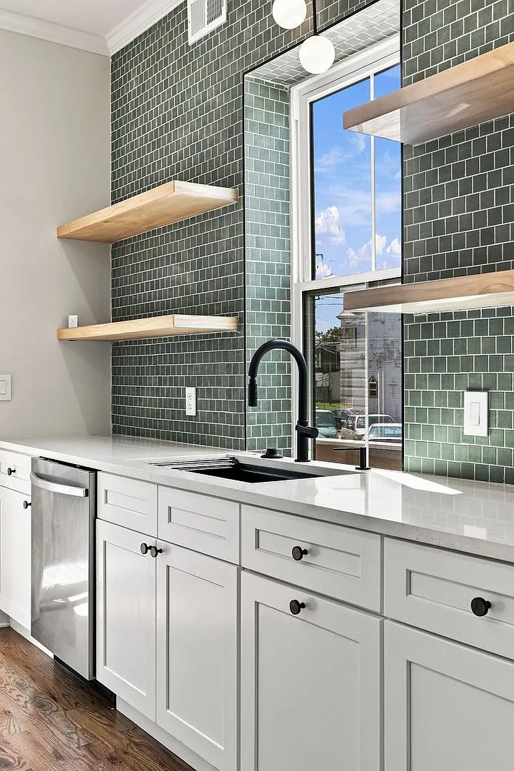 Beautifully Renovated 3-Story Home Steps from Fairmount Park! — Photo 4