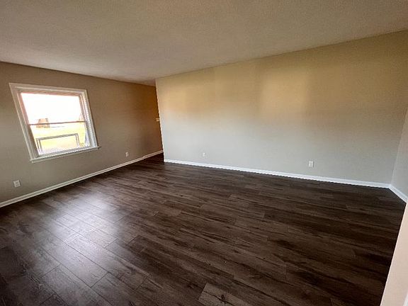 3rd image of 234 Wildwood Dr