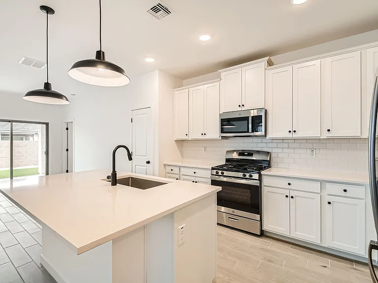 7548 W Park — Photo 8