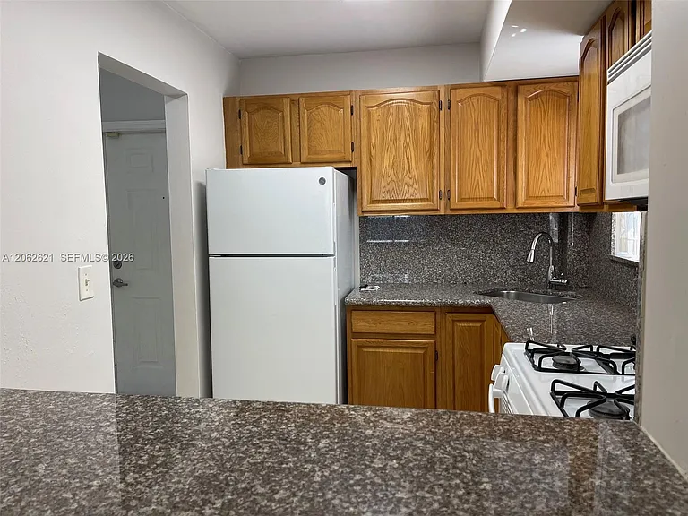 6703 N Kendall Dr #404 — Photo 5