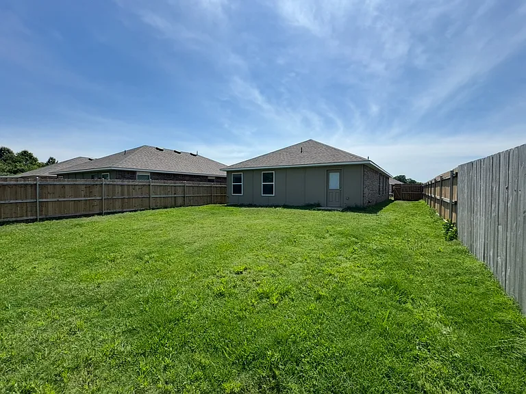 1312 Willowood Cir — Photo 16