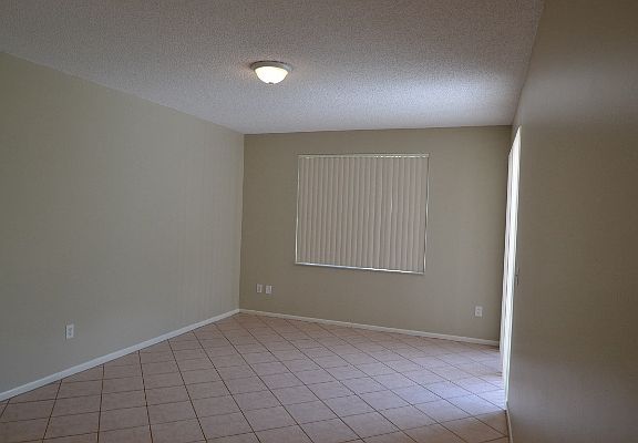5th image of 305 NW 158th Ln
