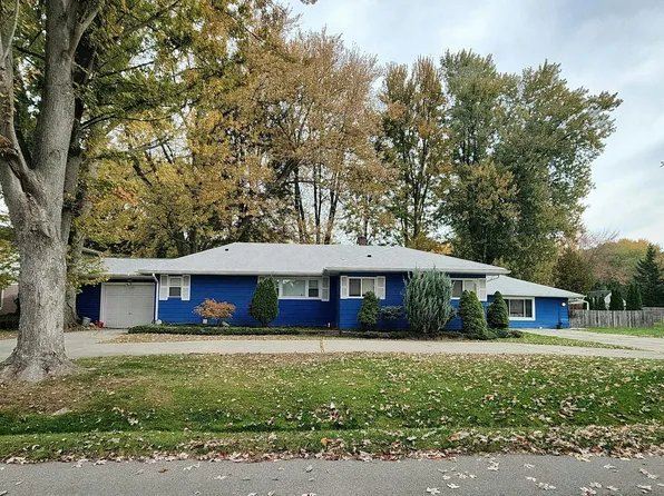 27745 Ponchartrain St, Harrison Township, MI 48045