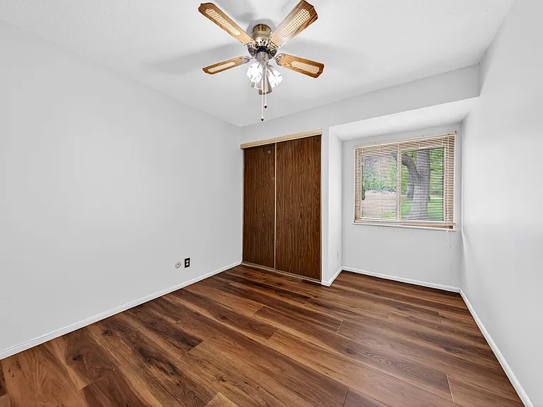 11166 Whispering Oaks Dr — Photo 25