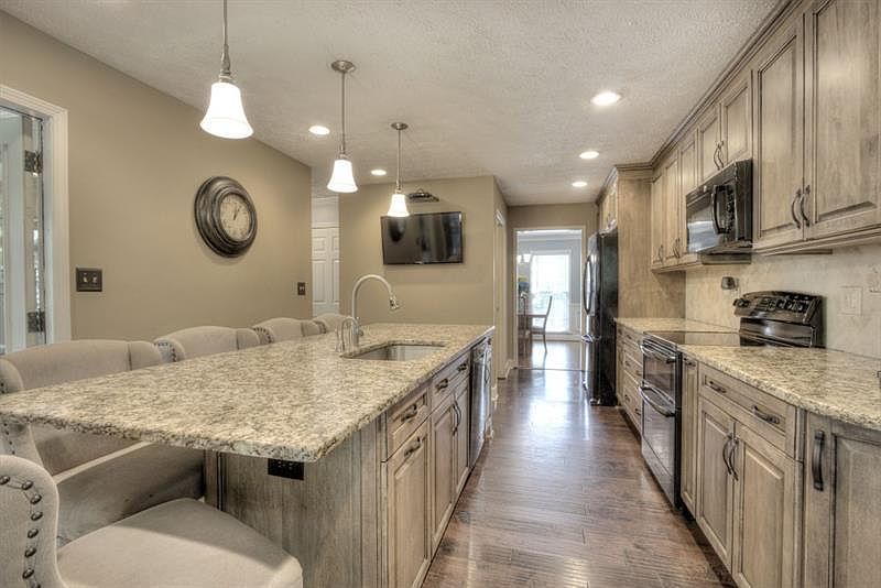 1st image of 2550 N Arbor Trl