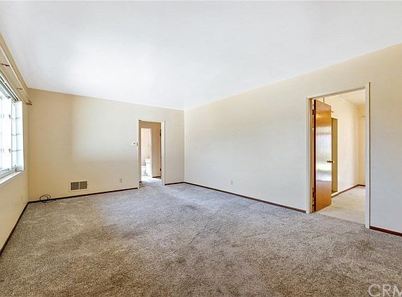 5th image of 321 Canfield Ave