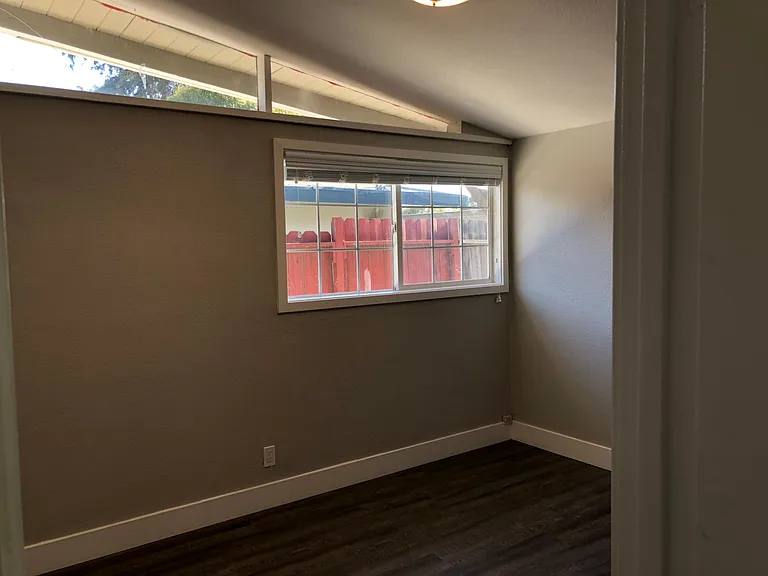 1053 Blazingwood Dr — Photo 16