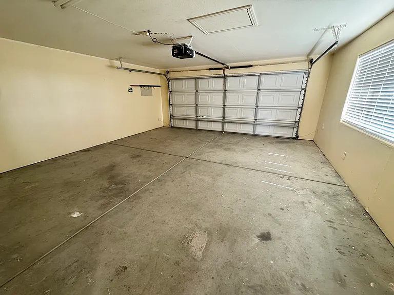 9000 Underwood Ave — Photo 22