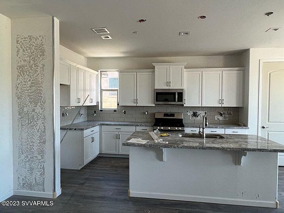 3rd image of 348 Malachite Drive