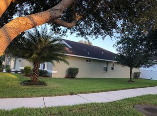 621 Chesney Dr, Valrico, FL 33594