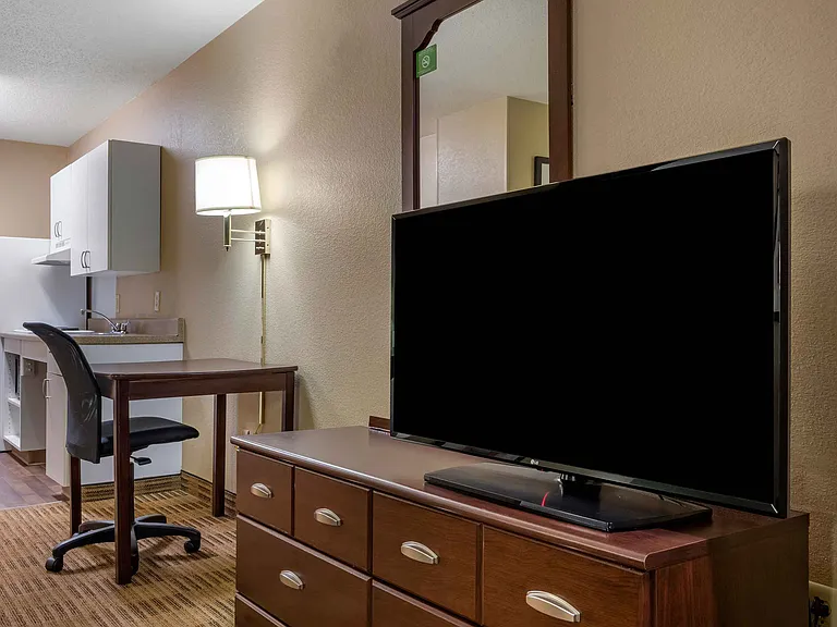 Studio Suite - 1 Queen Bed