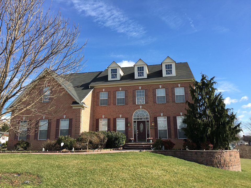1st image of 1707 White Pine Way