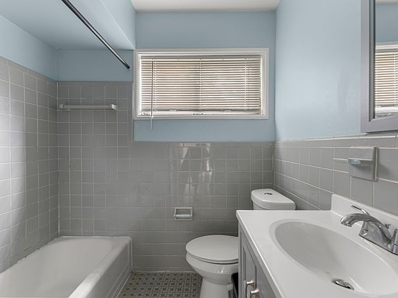 5th image of 5372 Vivian St