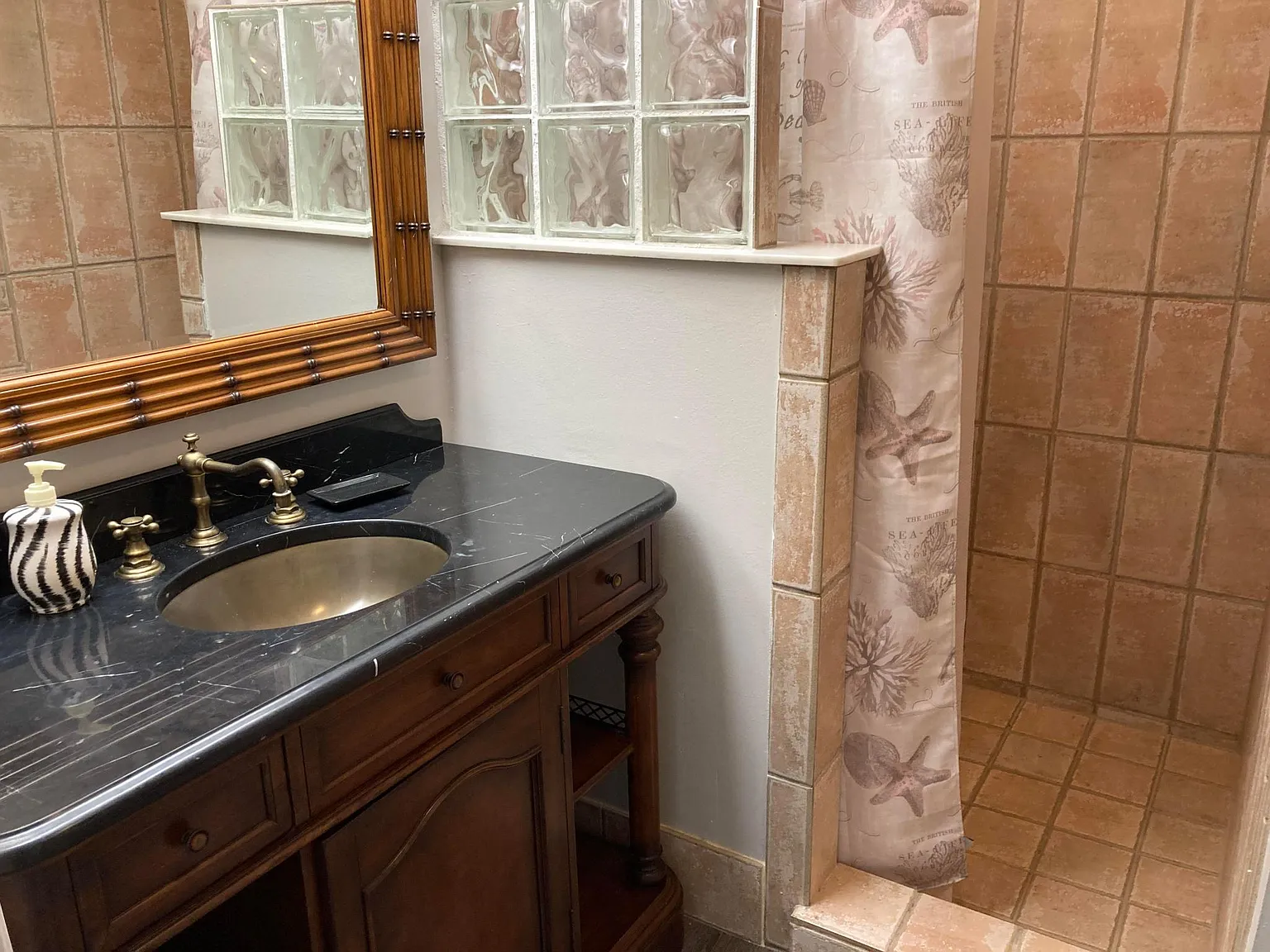 4 bed, 1986 sqft, $3,200 — Photo 4