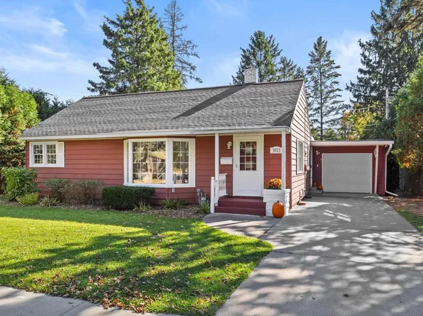 3013 COLLEGE AVENUE, Stevens Point, WI 54481