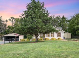 4074 Whispering Oaks Ct, Graham, NC 27253